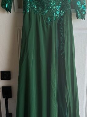 Elegant Emerald Green Long Sleeve Sequin Lace Evening Dress
